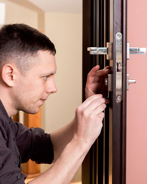 : Professional Locksmith For Commercial And Residential Locksmith Services in Riverside, CA